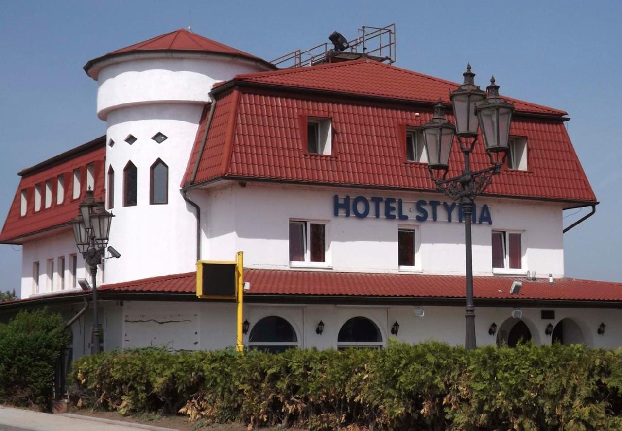 Hotel Styria Chvalovice  Exterior photo