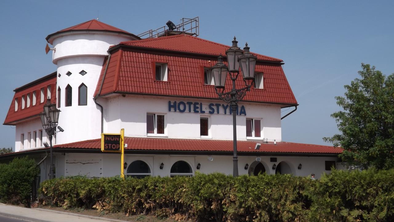 Hotel Styria Chvalovice  Exterior photo