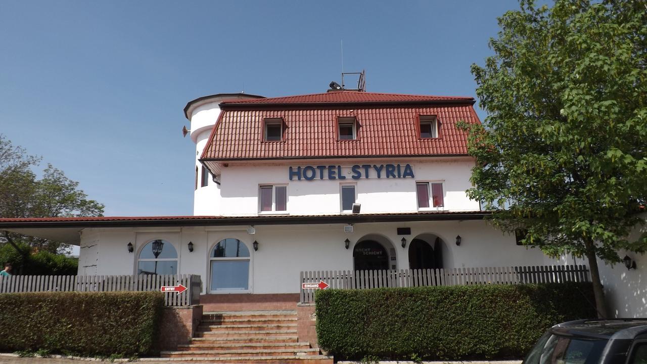 Hotel Styria Chvalovice  Exterior photo